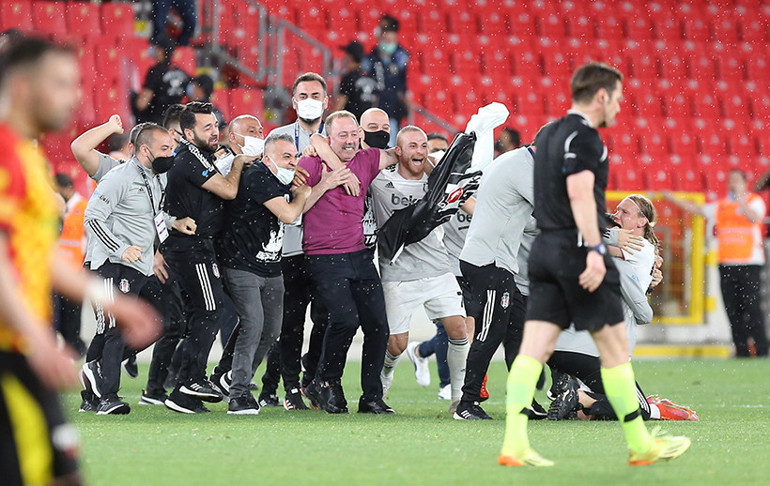 Son Dakika: Beşiktaşta Sergen Yalçın bombası PlayStation mu oynuyorsun dedi, yerine geliyor...