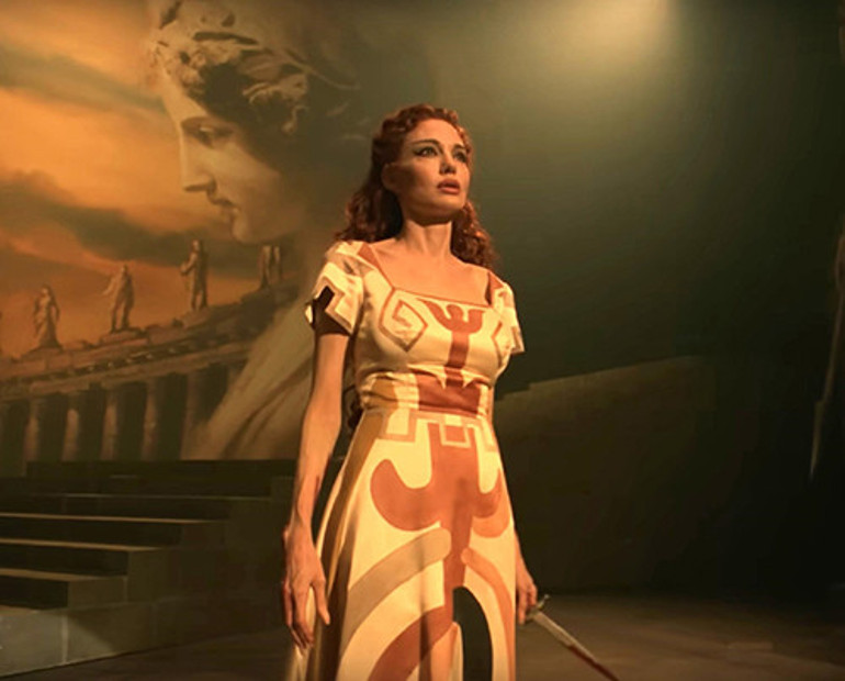 Bakınca içimiz karardı... Bu kadar mı üzgünsün Angelina