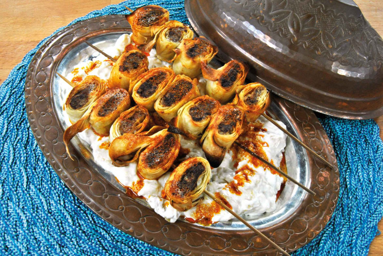 Kat kat kebap, pilav ve helva