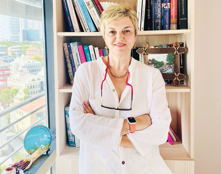 Prof. Dr. Özen’den ‘sosyal medya’ uyarıları: Sadece yasakla olmaz, bilinçli kullanım şart