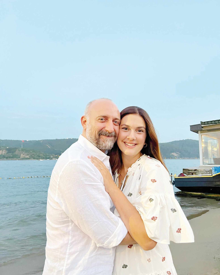 ‘Çocuklarımızın önünde birbirimize olan aşkımızı gösteririz, çekinmeyiz’