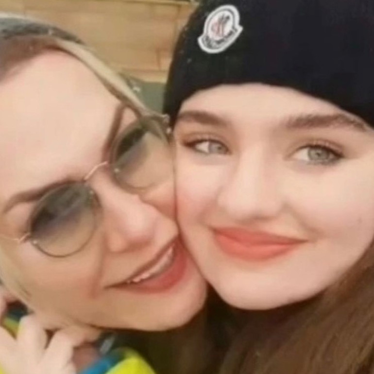 Ünlü ismi korkutan telefon... Kızımı öylece bırakıp gitmiş