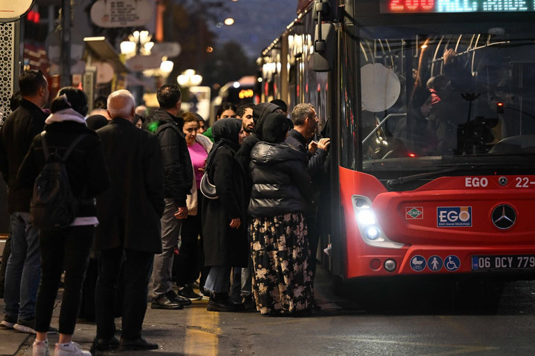 Ne olacak bu trafiğin hali... Ankara’nın trafik ve ulaşım sorununu uzmanına sorduk