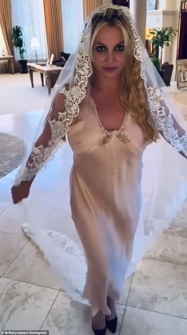 43’üncü yaş gününde resmen bekar