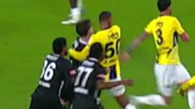 Fenerbahçe - Gaziantep FK maçının tartışmalı kararlarına kim, ne dedi 2 kez penaltı yaptı, hakem vermedi | Gol iptal edilmeliydi...