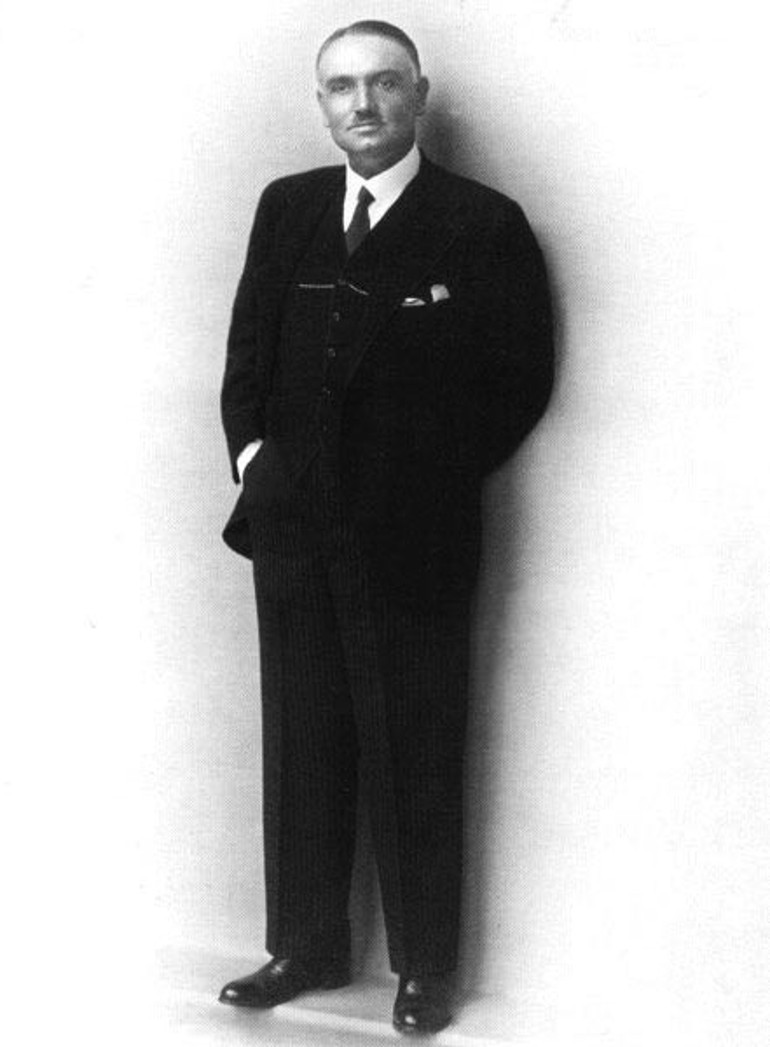 Yahya Kemal’i nemden kurtarın