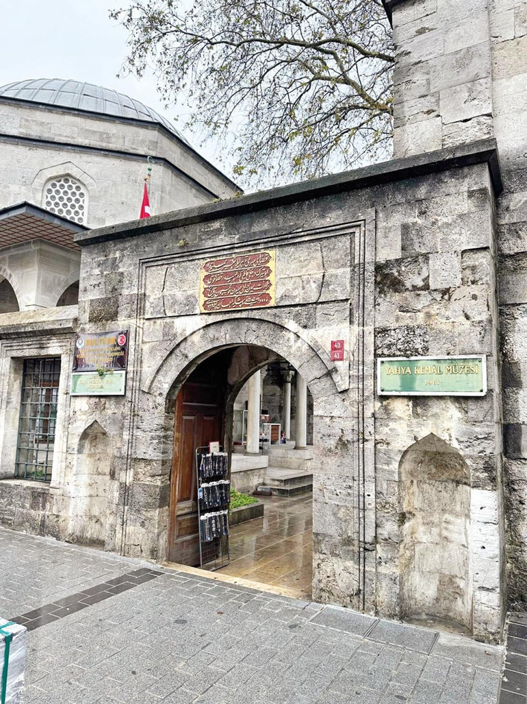 Yahya Kemal’i nemden kurtarın