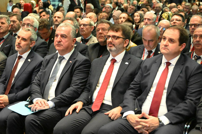 DİTİB büyük bir ağaç oldu