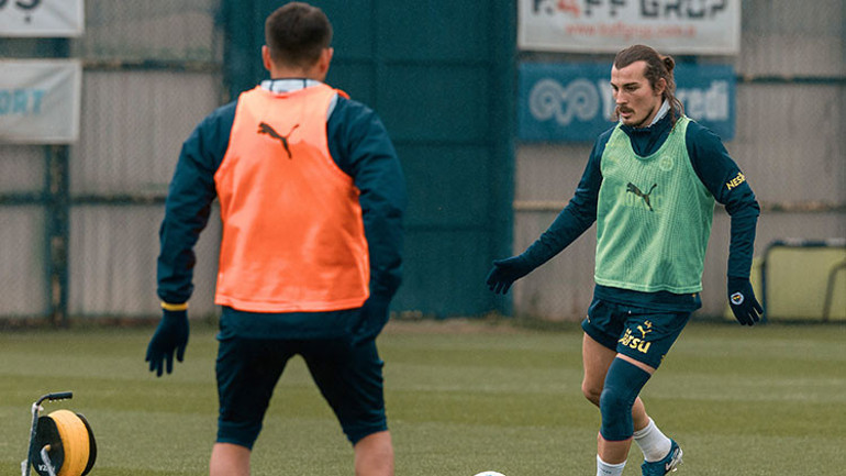 Fenerbahçeye Beşiktaş derbisi öncesi müjdeli haber