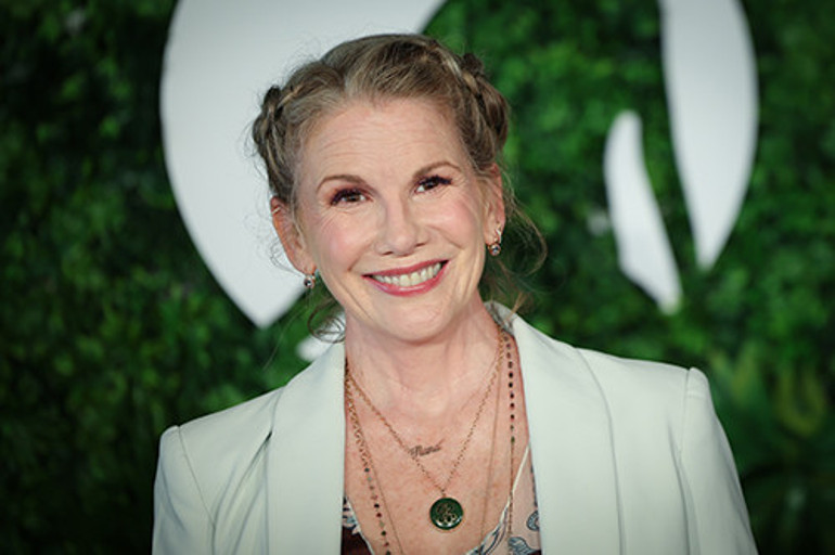 Ünlü şarkıcı gerçeği yıllar sonra öğrendi... Annem daha iyi bir hayatım olsun diye beni evlatlık vermiş... Bu çok büyük fedakarlık, ona teşekkür ederim