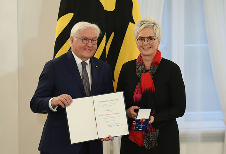 Fatih Türk’e liyakat nişanı