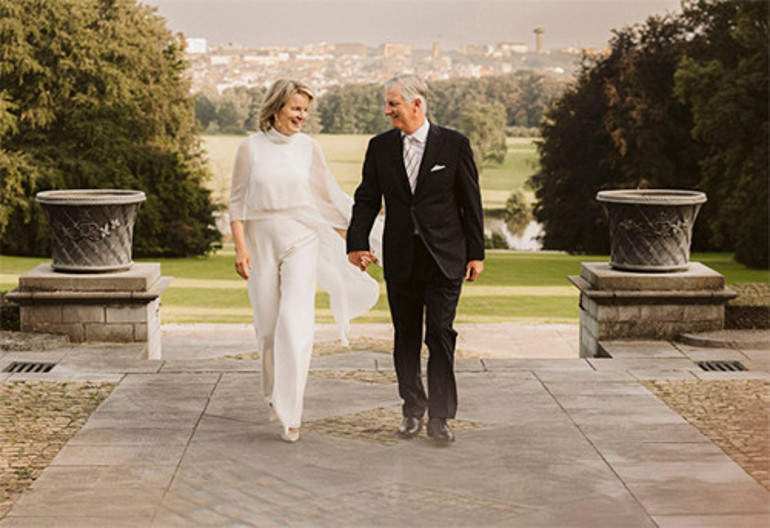 Bir yastıkta 25 yıl geçti... Hediyesi dört güzel çocuk oldu