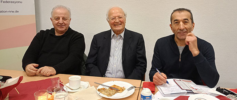 ‘Ekonomik duraksama yabancı düşmanlığını artırdı’