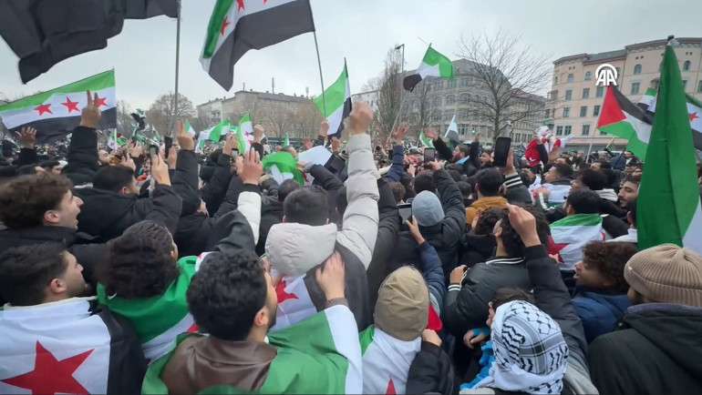 Suriyelilerin Almanya’da sevinç gösterileri