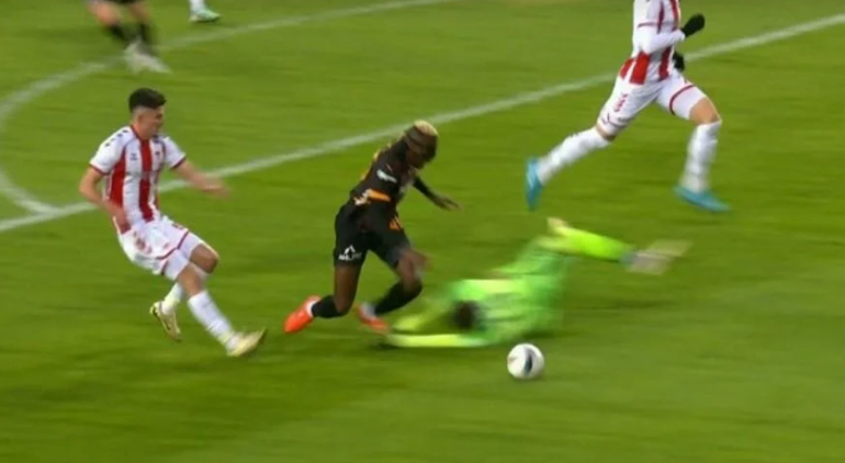 Sivasspor - Galatasaray maçının en çok konuşulan pozisyonu için kim, ne dedi 3 kırmızı kartı atladı | Tutarlı hiçbir tarafı yok