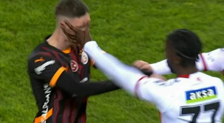Sivasspor - Galatasaray maçının en çok konuşulan pozisyonu için kim, ne dedi 3 kırmızı kartı atladı | Tutarlı hiçbir tarafı yok