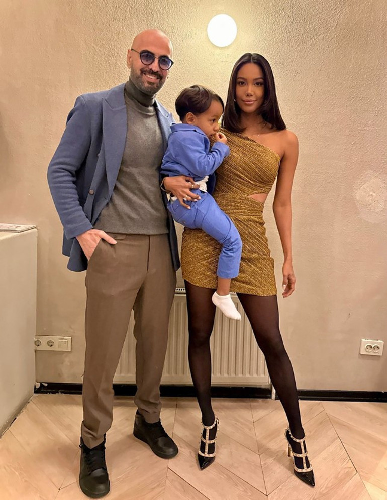 O artık evli ve bir çocuğu var Ünlü oyuncu bebeklik fotoğrafını paylaştı...