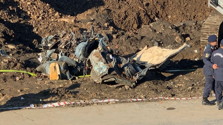 Heyelanda toprak altında kalan 4 arkadaşın cansız bedeni bulundu