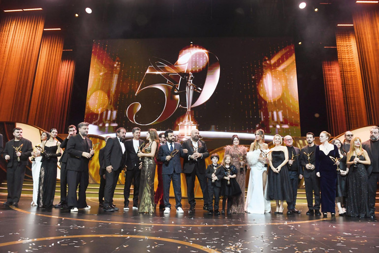 Başka türlü bir şey bu ne Saddam’ın devrilişine benziyor ne Kaddafi’nin