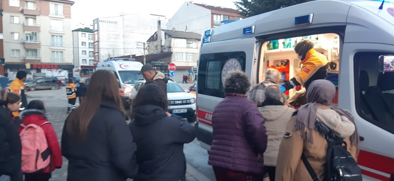 Boluda kombiden çıkan yangında 3 kişi hastanelik oldu