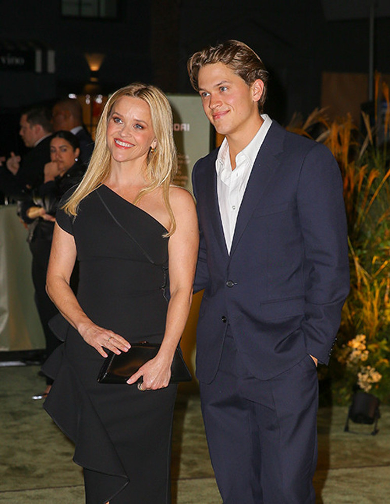 Üç kuşak kırmızı halıda buluştu: Biri 70 yaşındaki annesi, diğeri 12 yaşındaki kızı