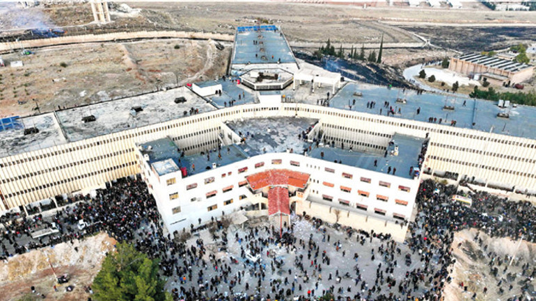 Hürriyet Şam’da: Şam’da hayat yeniden başladı... ‘Esad gitti korku bitti’