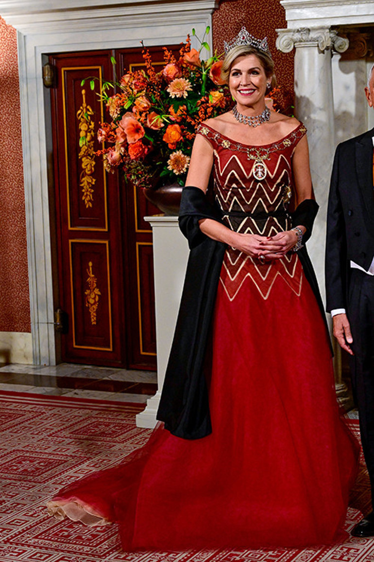 Düğününde acı içinde ağlamıştı... Artık sokaklarda dans ediyor