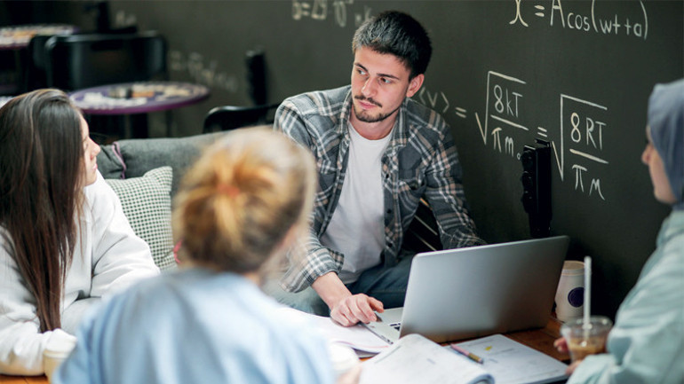YÖK üniversitelerin dışına çıkıyor... Vapurda kafede ‘bilim’ her yerde