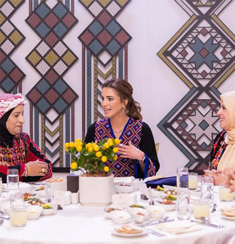 Genç yaşında babaanne oldu, torununa bayılıyor... Bu nimet için şükürler olsun