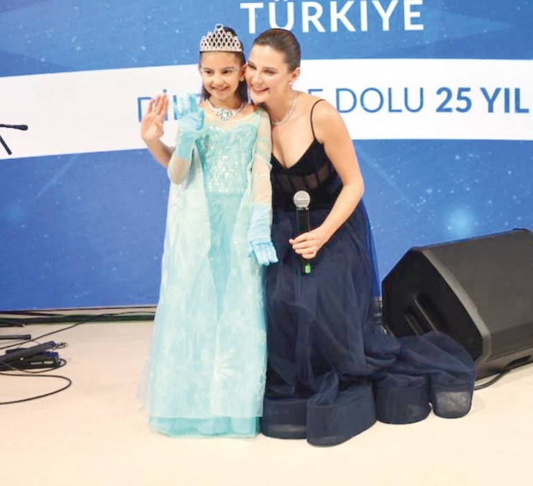 Alina Boz’dan çocuklara büyük destek