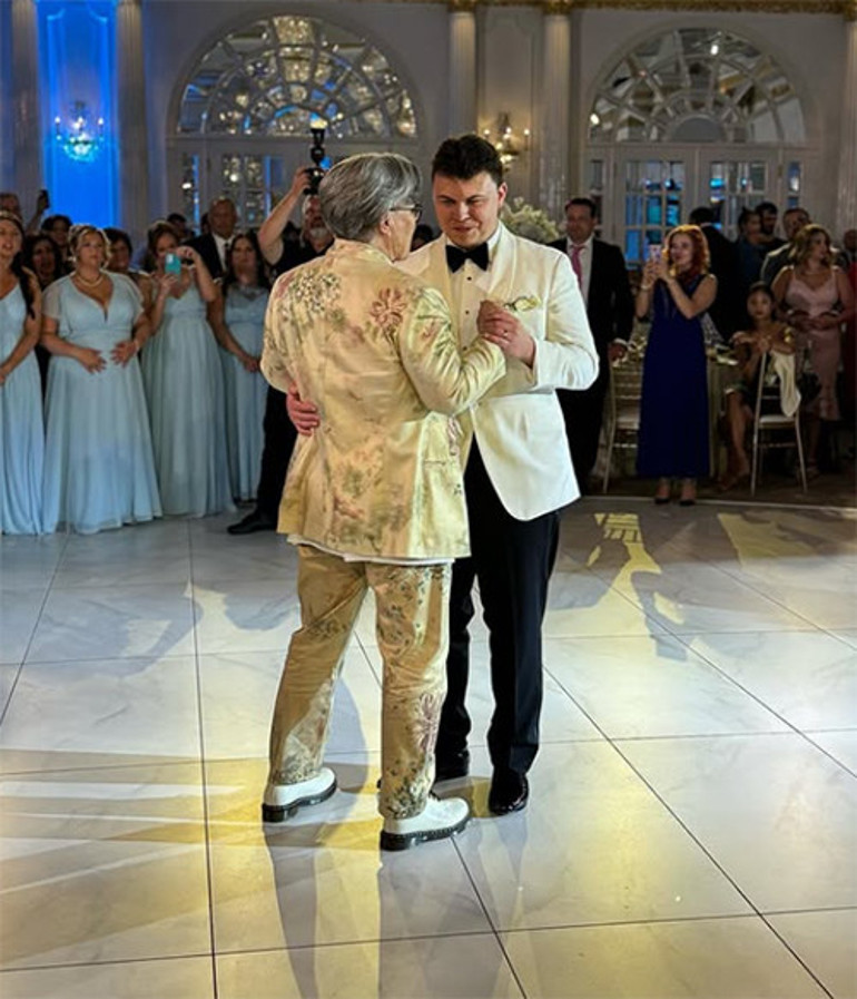 Ne kadar çok yakıştınız nikah masasına Sevdiğinin kollarında yeni hayatına adım attı