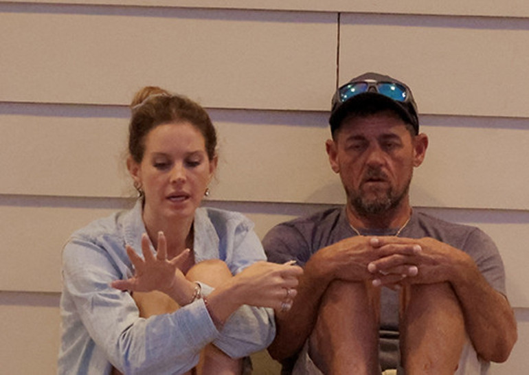 Ne kadar çok yakıştınız nikah masasına Sevdiğinin kollarında yeni hayatına adım attı