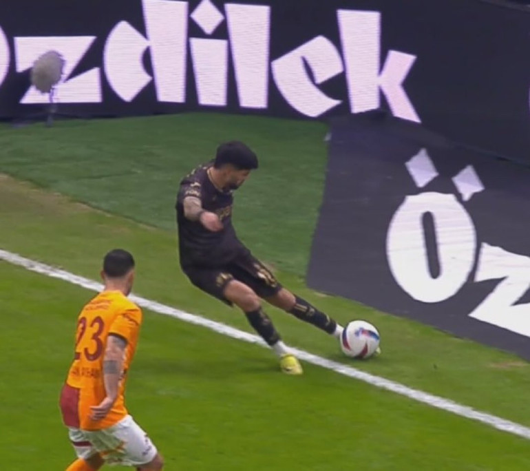 Galatasarayın 90+8deki golü sonrası çok konuşulacak tespit: Penaltı doğru ama Batshuayi ofsayttaydı | Çizgi kamerası nerede