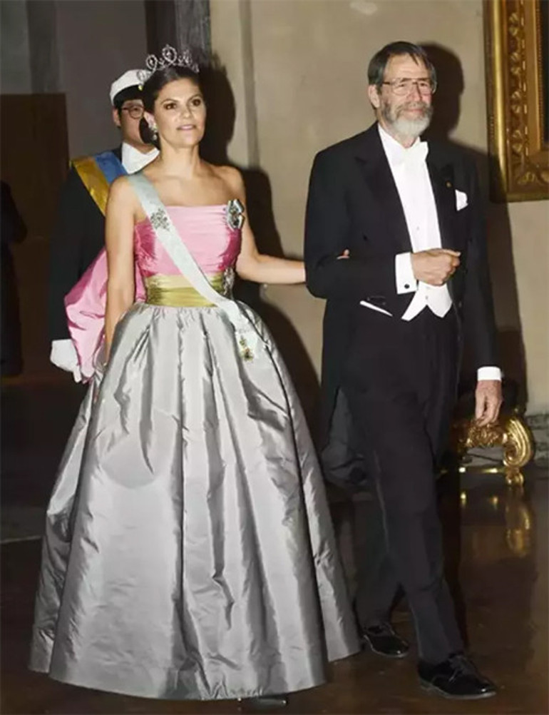 Anlı- şanlı düğün yapmışlardı: Hamile geline görümcenin eskilerini giydirdiler