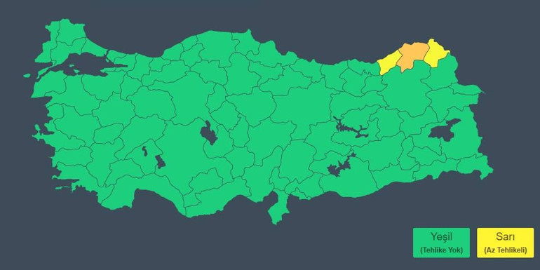Geceden beri etkili olan kar eğitime ara getirdi... Yollar kapandı, araçların geçişi durdu | 3 il için sarı ve turuncu kodlu alarm