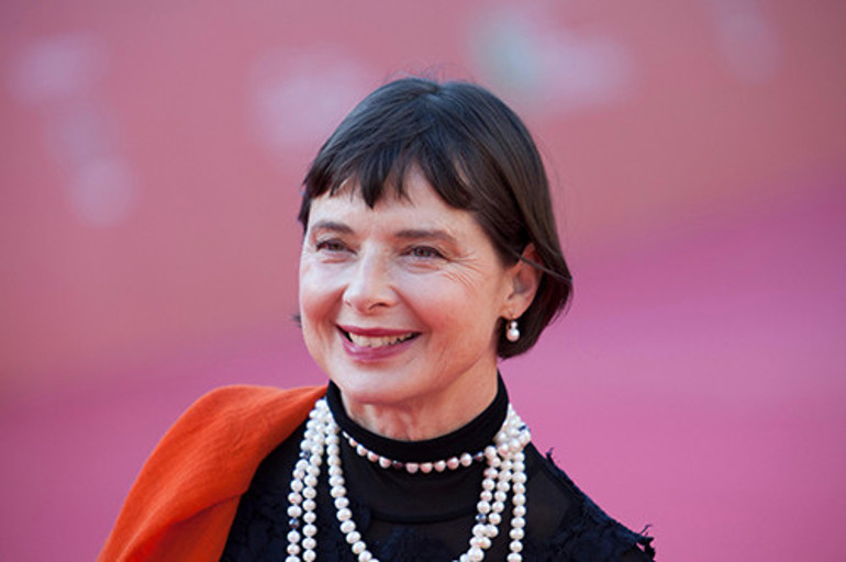 Bir dönemin en güzel kadın oyuncusuydu... Yaşlanınca kimse istemedi... O şimdi minik kuzularını kucağında büyütüyor