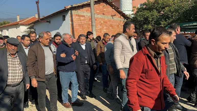 25 yaşındaki genç, anten tamir ederken çatıdan düşüp öldü