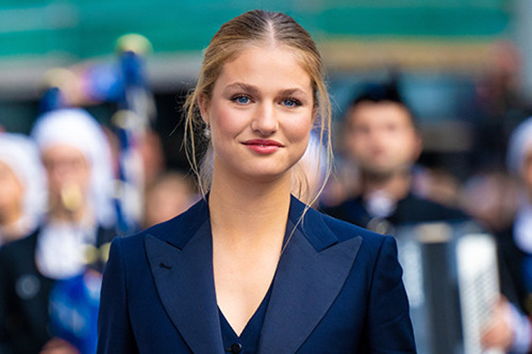 Kot pantolonu dolabına kaldırdı, hayatının gerçeklerine döndü