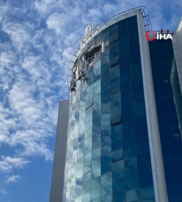 Son dakika Muğlada hastaneye çarpan helikopter düştü: 4 personel hayatını kaybetti... Kaza anının görüntüsü ortaya çıktı