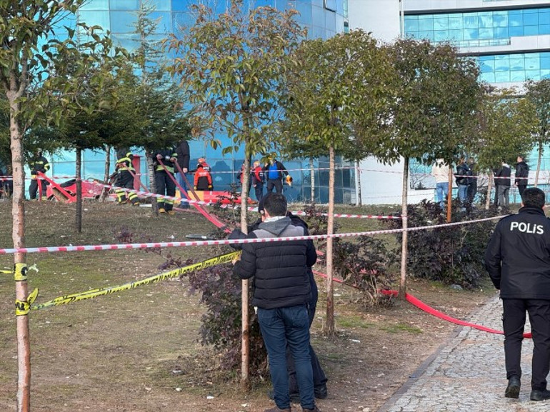 Son dakika Muğlada hastaneye çarpan helikopter düştü: 4 personel hayatını kaybetti... Kaza anının görüntüsü ortaya çıktı