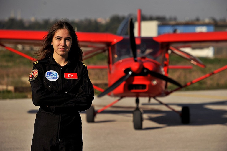 Türkiyede bir ilk... 16 yaşında en genç pilot adayı oldu