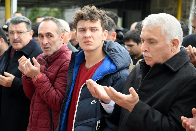 Çığ felaketinde hayatını kaybeden Emre Yazgana acı veda