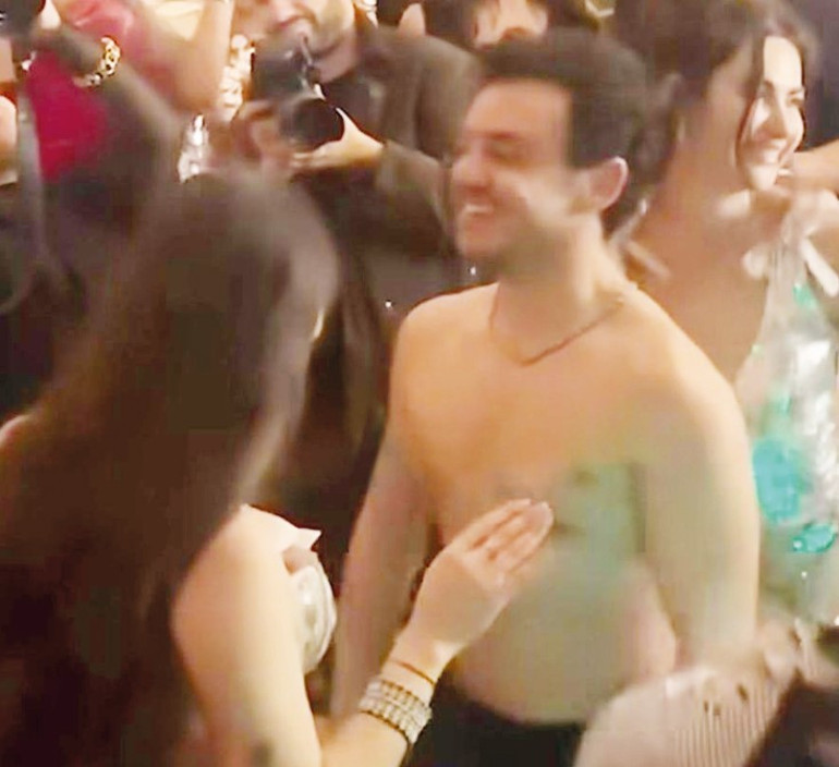 Buray ile Nesrin Cavadzadenin ev partisi