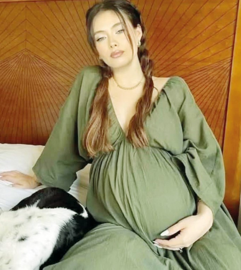 Sessiz sedasız evlenmişti... Şimdi doğum için gün sayıyor