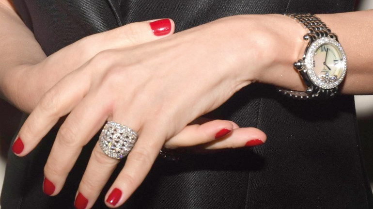 Servetimi üzerimde taşıyorum