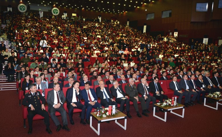 ‘İş Dünyası Nasıl Bir Mezun Bekliyor’
