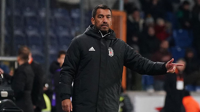 Beşiktaşta ilk yarının özeti: Siyah ile beyaz gibi