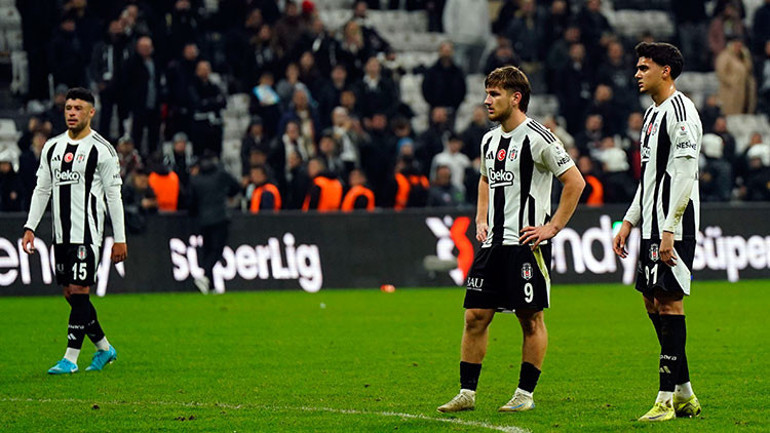 Beşiktaşta ilk yarının özeti: Siyah ile beyaz gibi