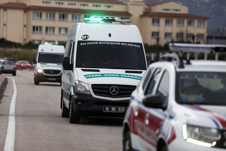 Son dakika: Balıkesirde fabrikada patlama Bakan Yerlikayadan açıklama: 11 can kaybı var