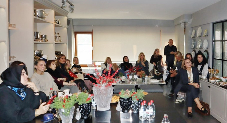 Devleri dize getirdi şimdi kayak tatilinde